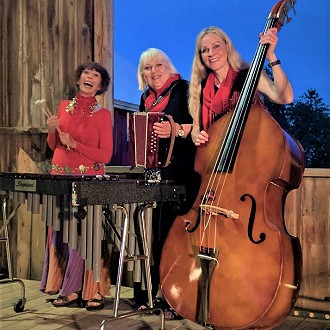 Gypsy Swing Chicks at the PAC Plaza