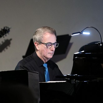 Tom Armstong, Accompanist